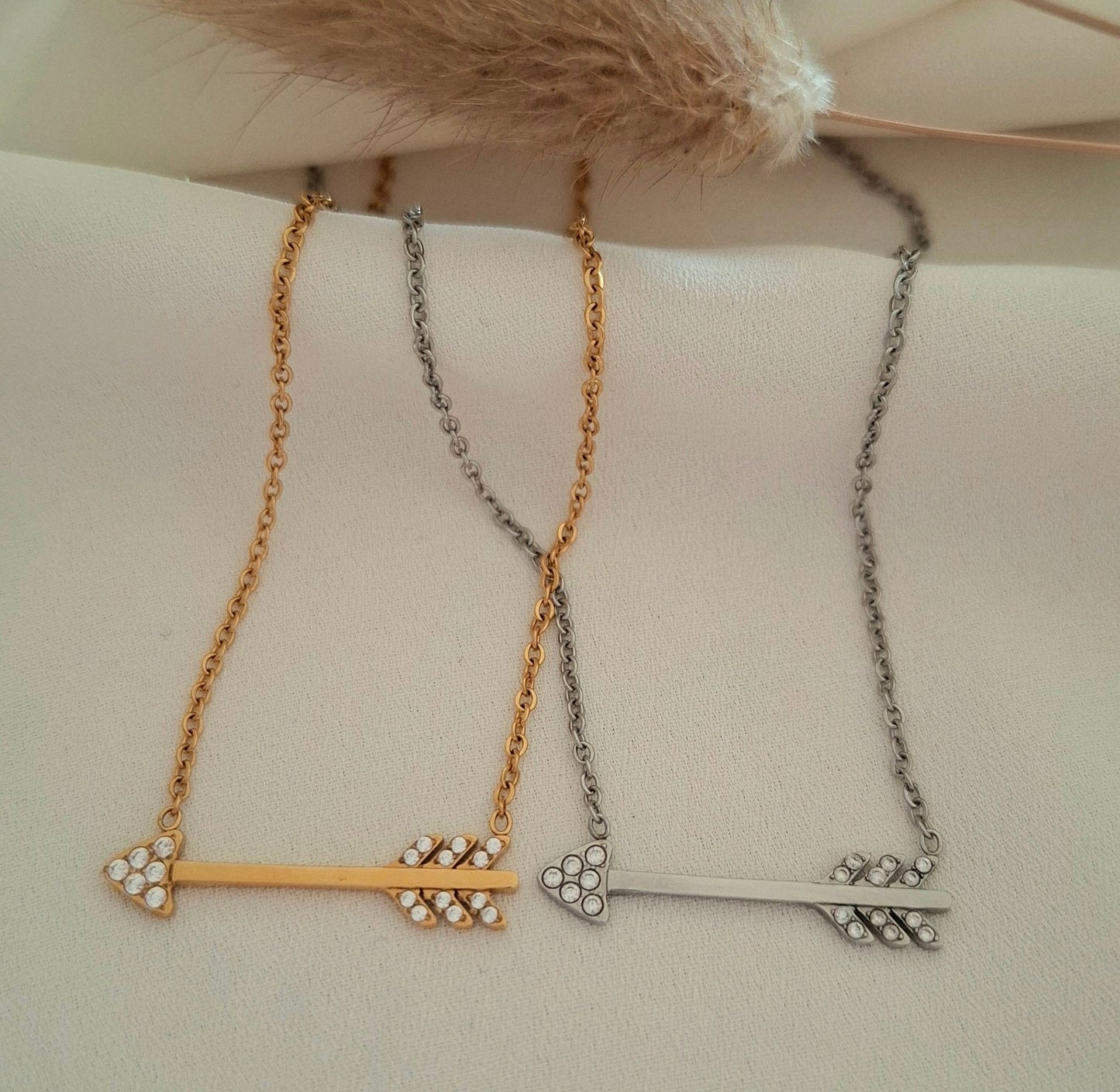 Cupidon/Collier flèche et strass - Larivieradoree 