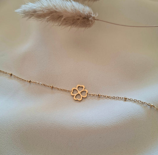 Isis, bracelet trèfle